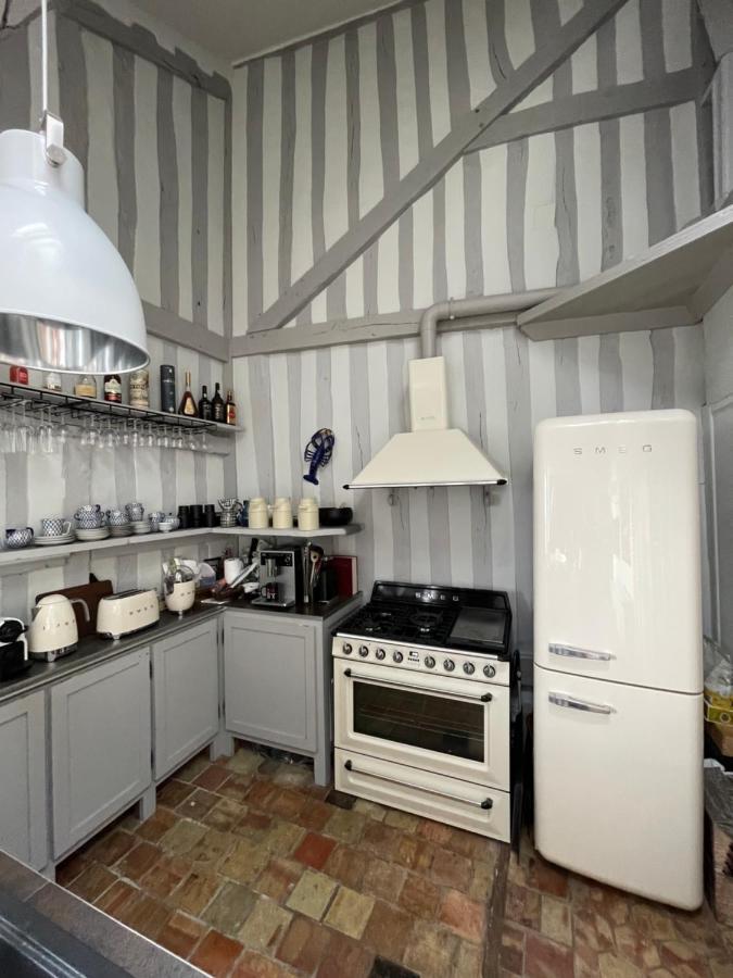 Le Loft Du Homard Bleu - Entre Ciel Et Mer - Free Parking 500M Honfleur Exterior photo